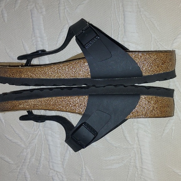 Birkinstock Gizeh Sandals - Picture 7 of 8